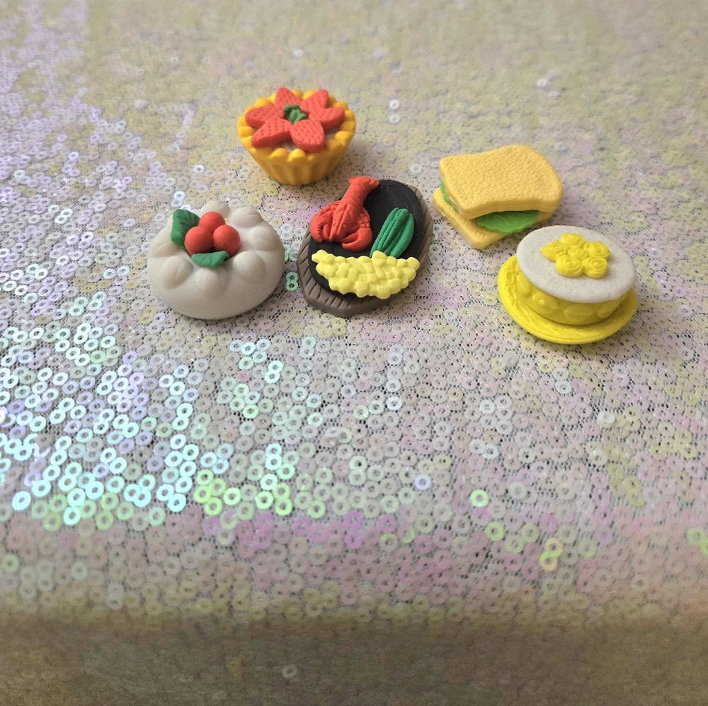💥5/$10💥 5 assorted food erasers NWOT